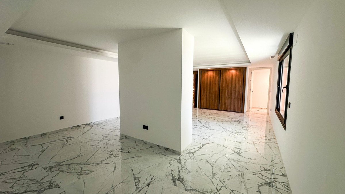 4 Bed Detached Villa in Orihuela Costa