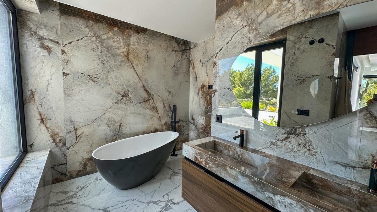 4 Bed Detached Villa in Orihuela Costa