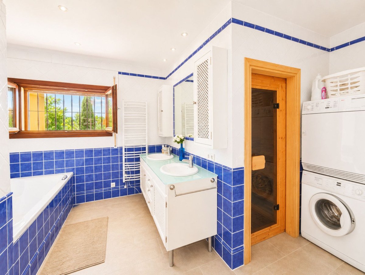 6 Bed Finca - Cortijo in Estepona
