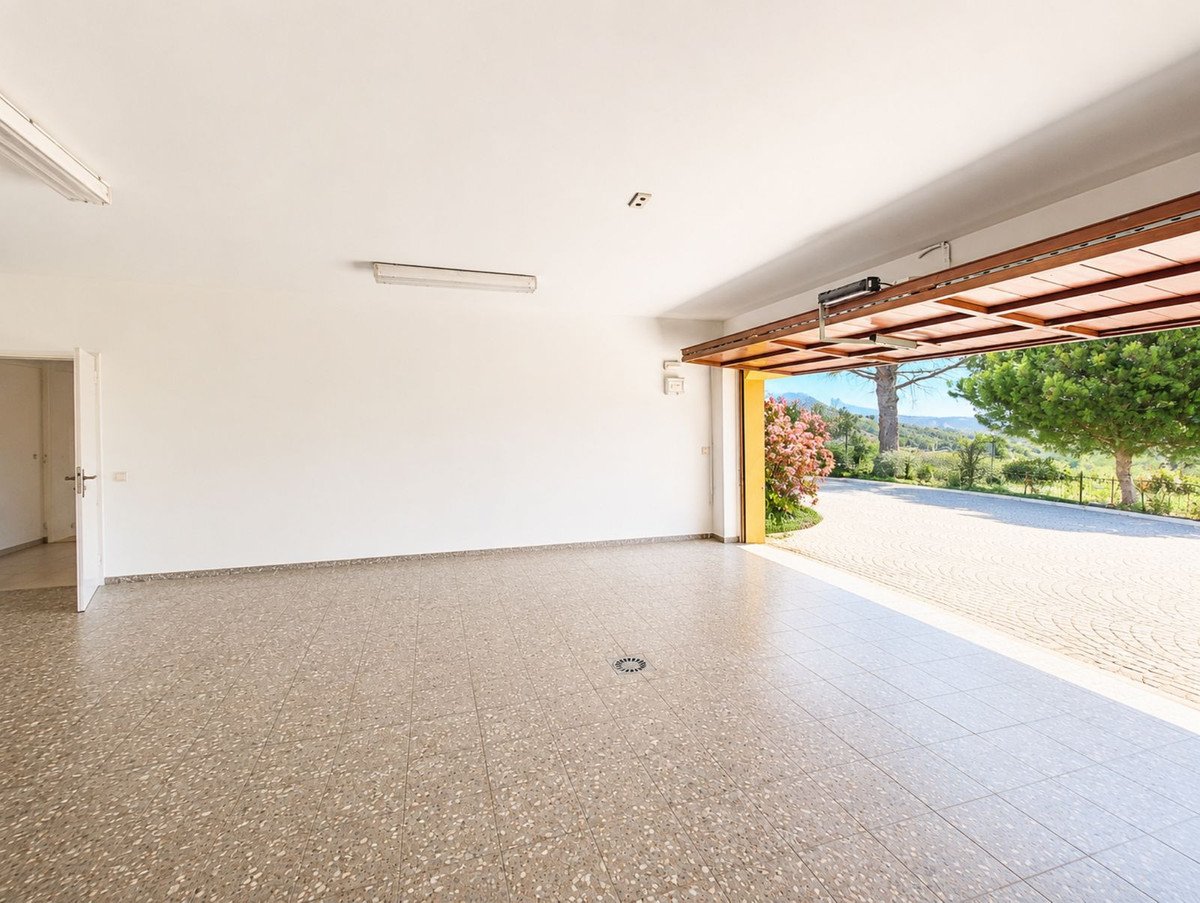 6 Bed Finca - Cortijo in Estepona
