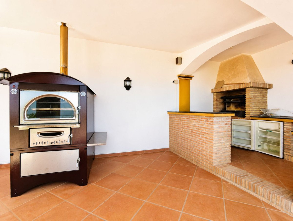 6 Bed Finca - Cortijo in Estepona