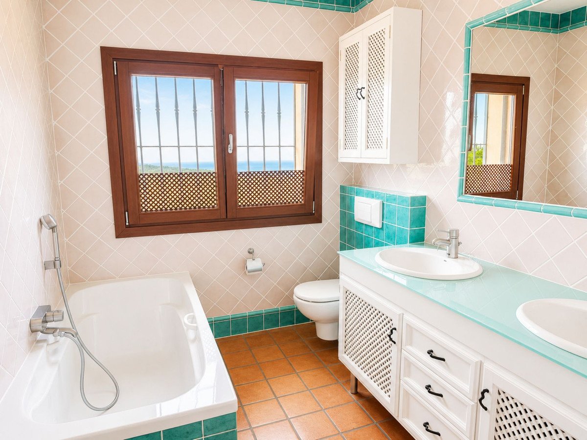 6 Bed Finca - Cortijo in Estepona