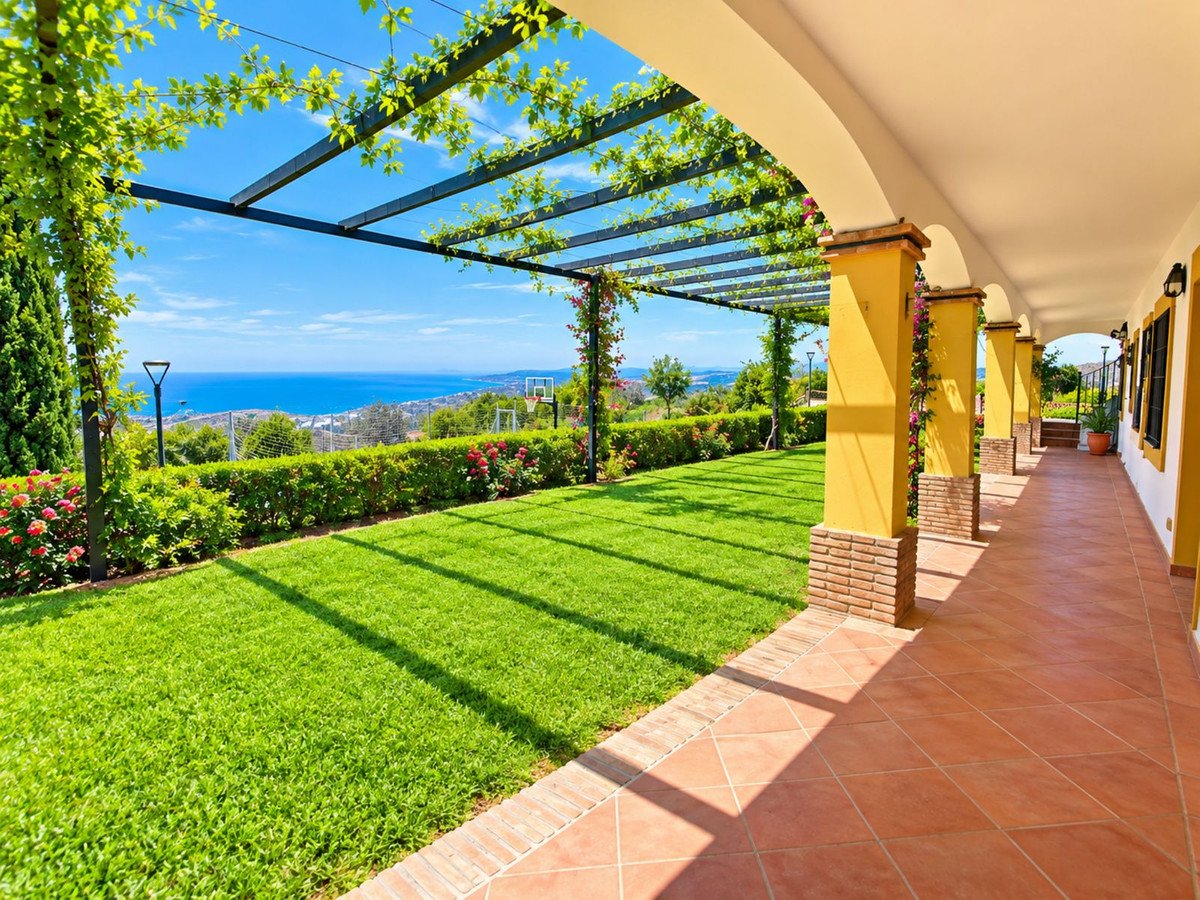 6 Bed Finca - Cortijo in Estepona