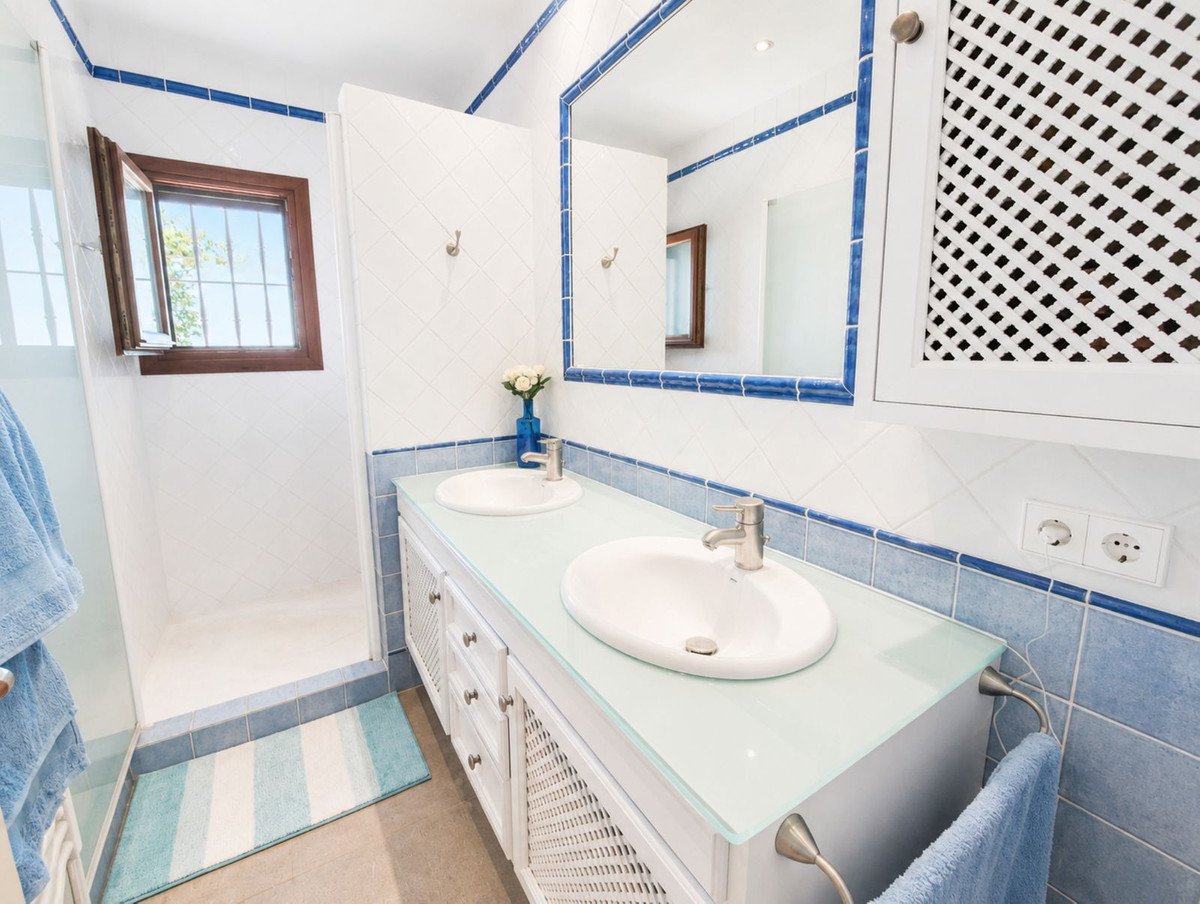 6 Bed Finca - Cortijo in Estepona