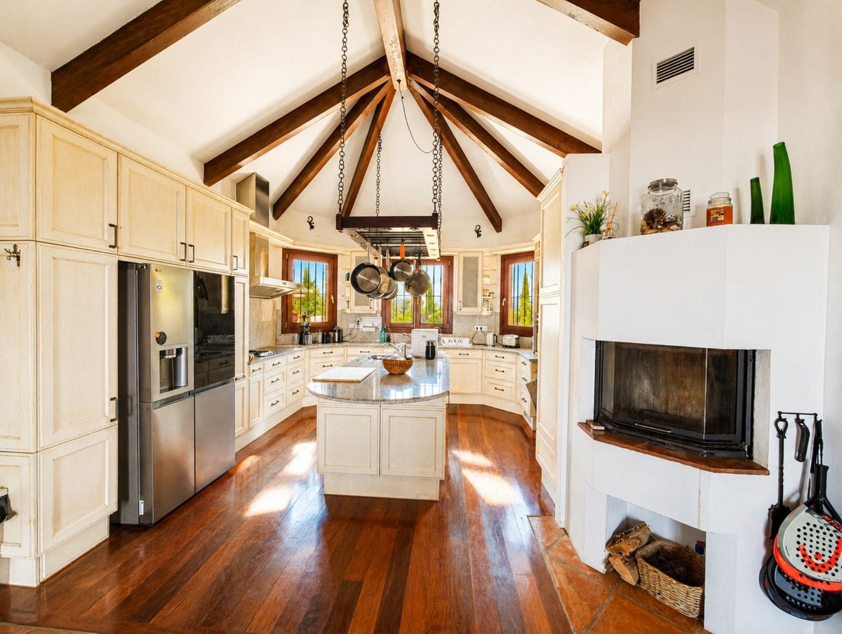 6 Bed Finca - Cortijo in Estepona