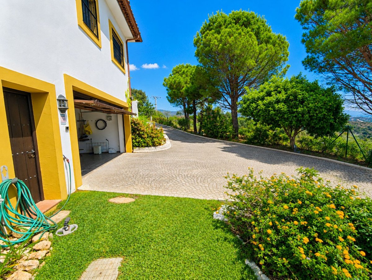 6 Bed Finca - Cortijo in Estepona