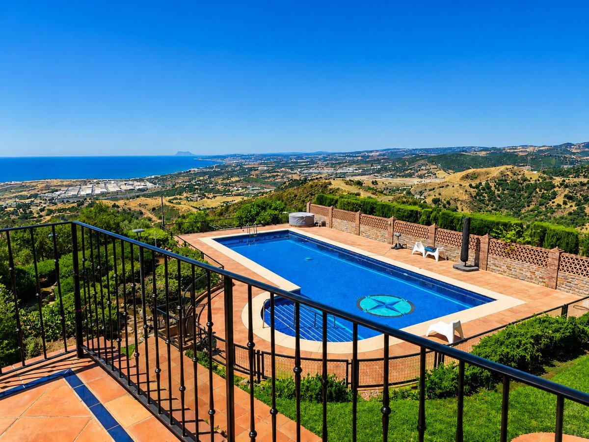 6 Bed Finca - Cortijo in Estepona
