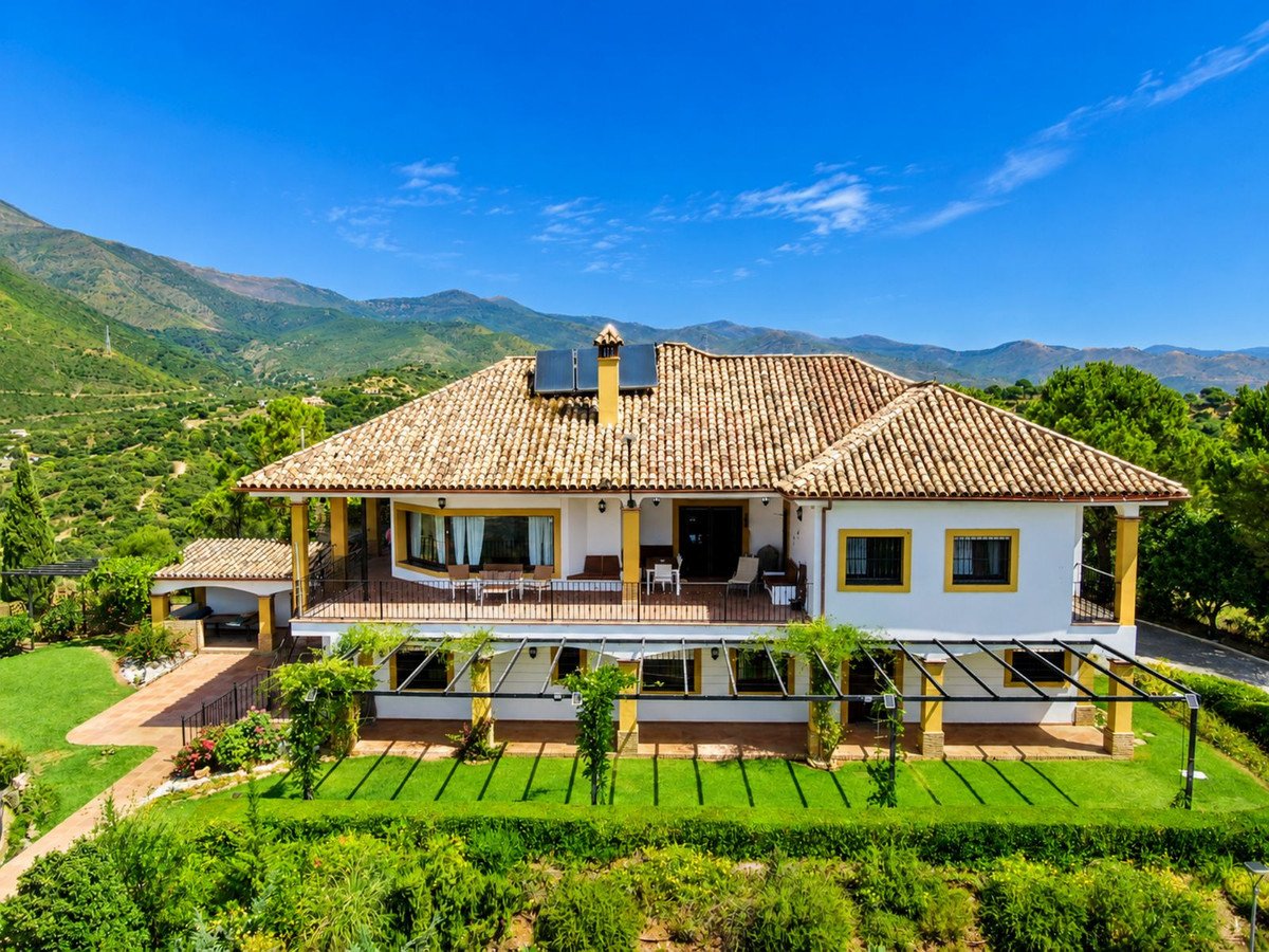 6 Bed Finca - Cortijo in Estepona