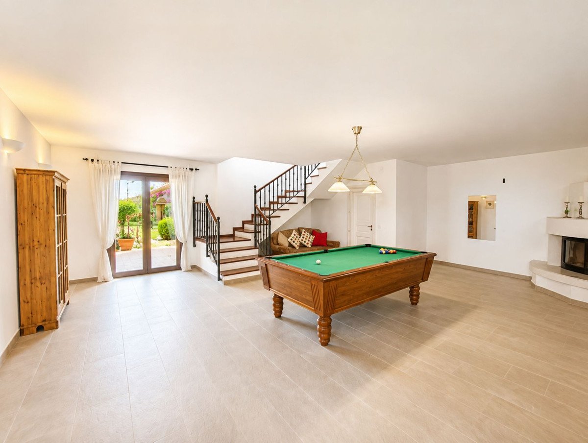 6 Bed Finca - Cortijo in Estepona