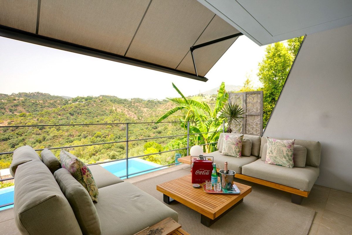6 Bed Detached Villa in Los Arqueros