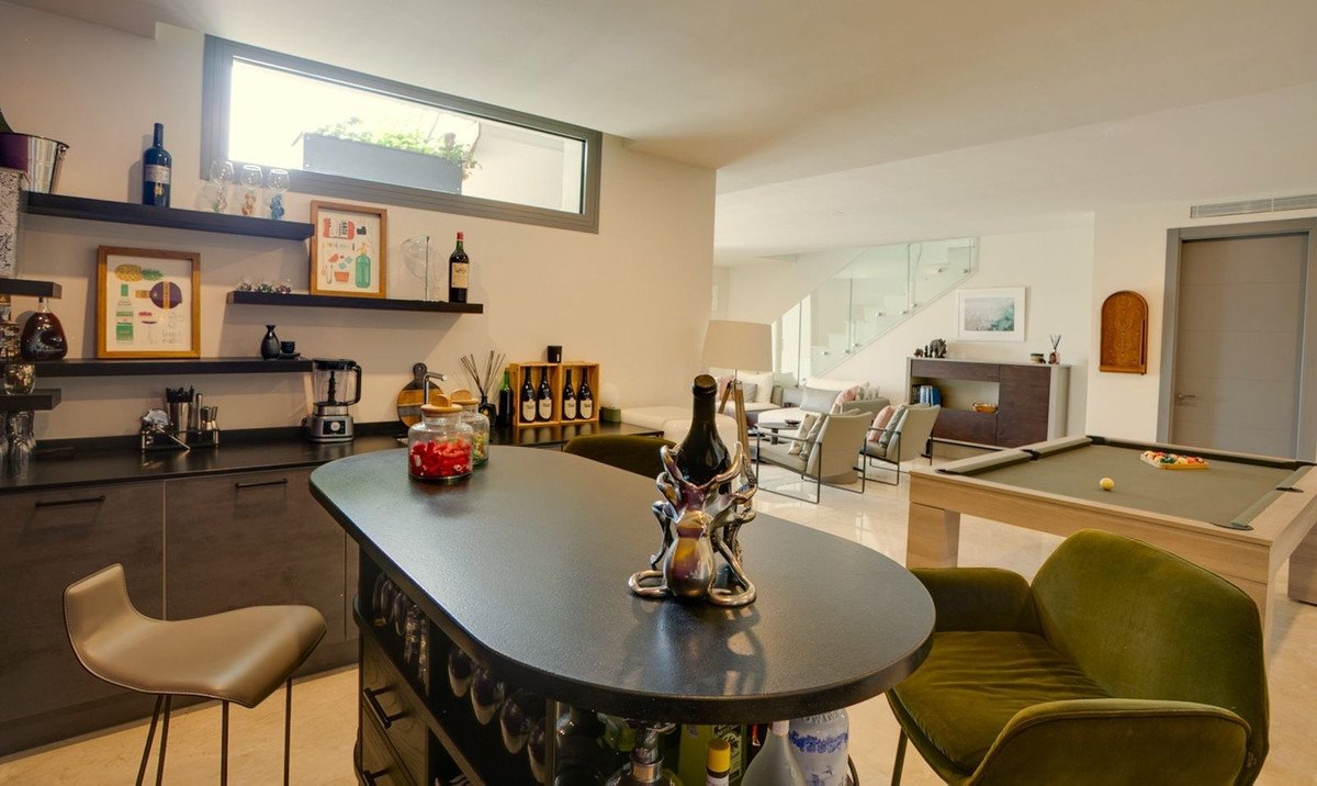 6 Bed Detached Villa in Los Arqueros