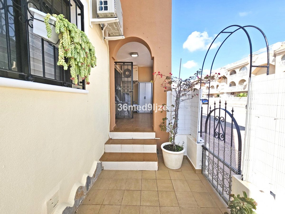 2 Bed Ground Floor Apartment in Los Alcazares