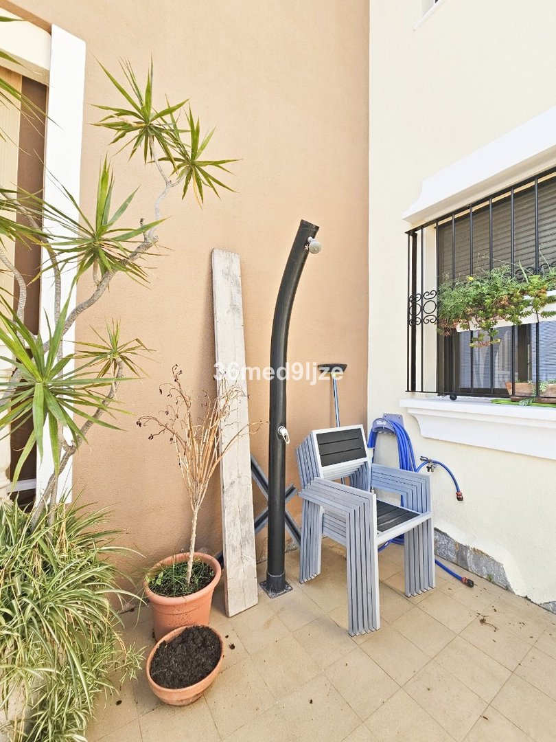 2 Bed Ground Floor Apartment in Los Alcazares