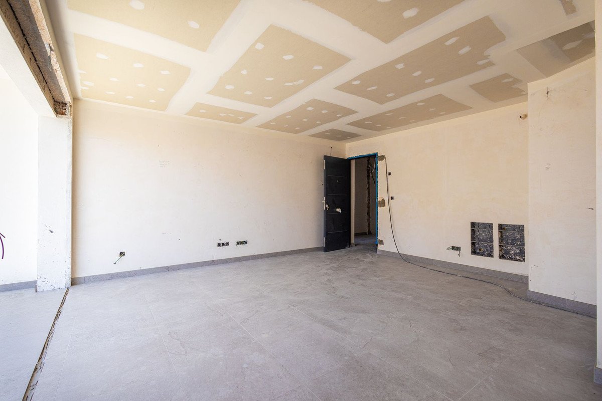 3 Bed Middle Floor Apartment in Cómpeta
