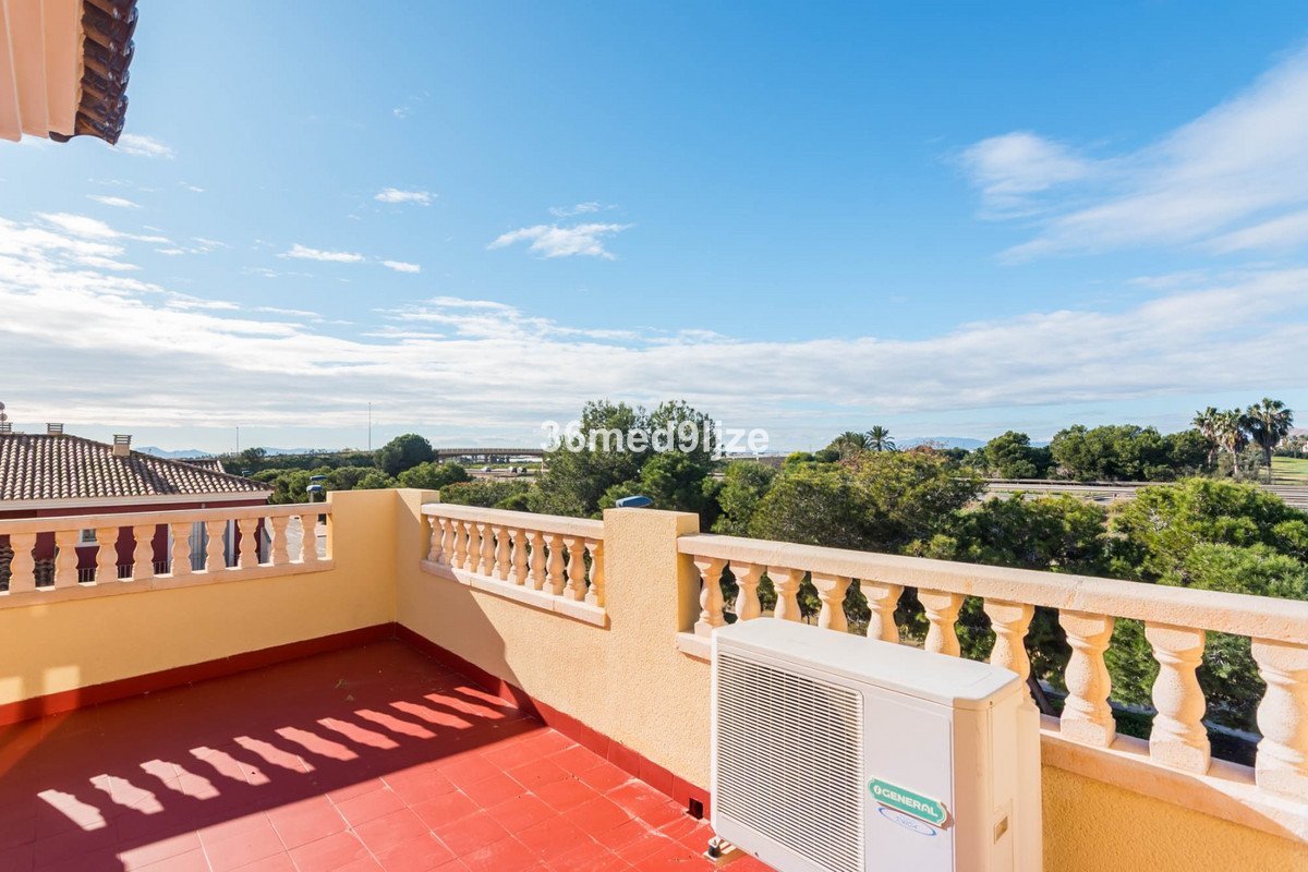 3 Bed Townhouse in Los Alcazares