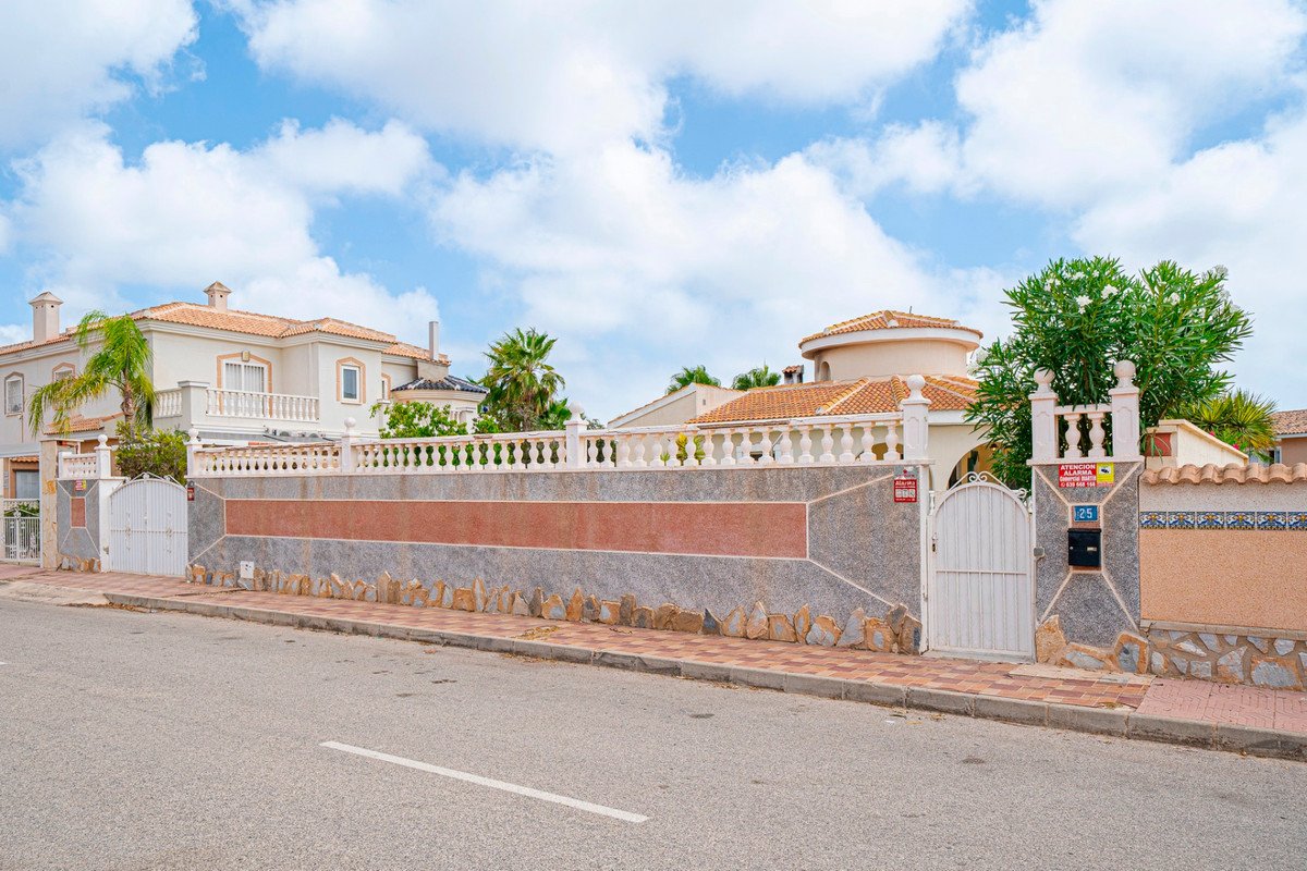 3 Bed Detached Villa in Ciudad Quesada