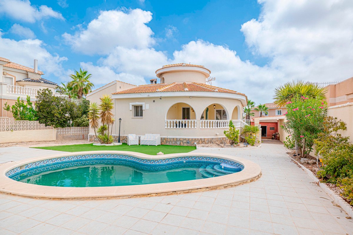 3 Bed Detached Villa in Ciudad Quesada