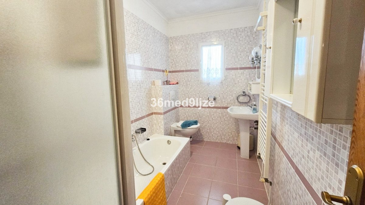 8 Bed Detached Villa in Los Alcazares