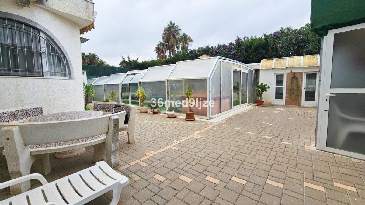 8 Bed Detached Villa in Los Alcazares