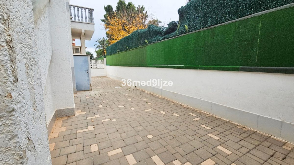 8 Bed Detached Villa in Los Alcazares
