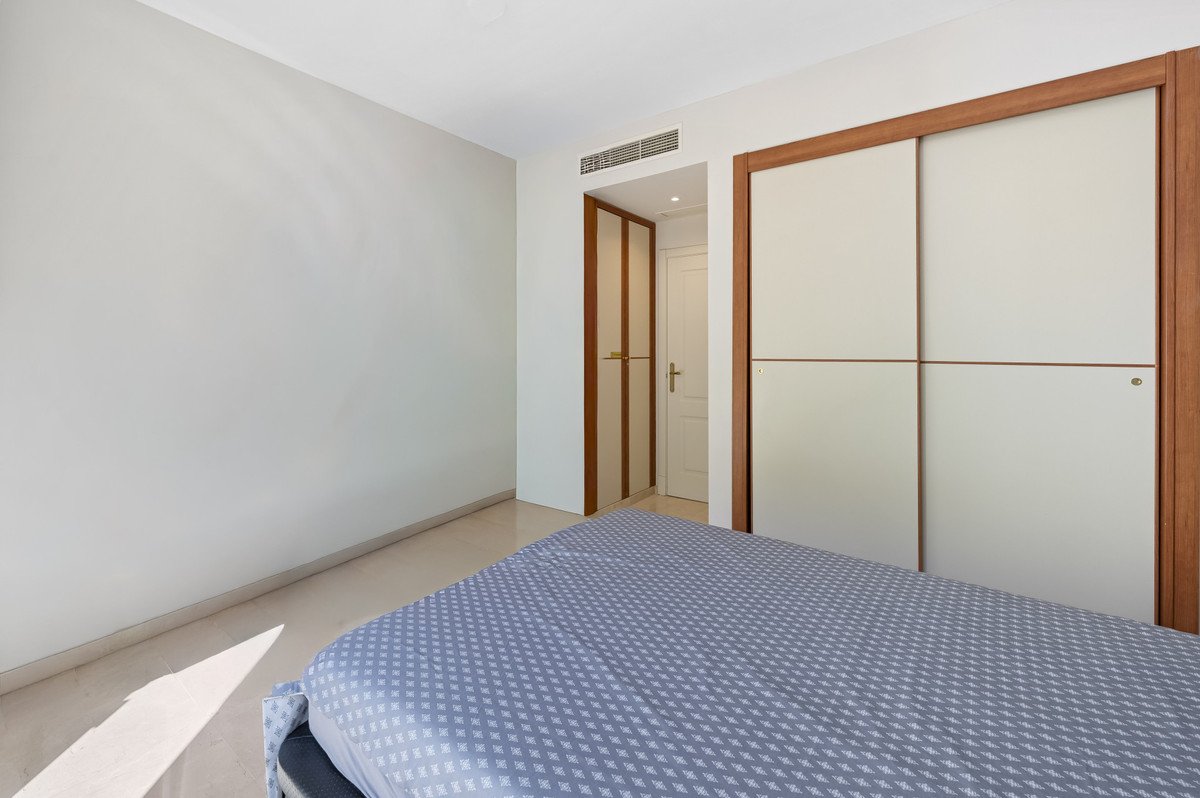 2 Bed Middle Floor Apartment in Benahavís
