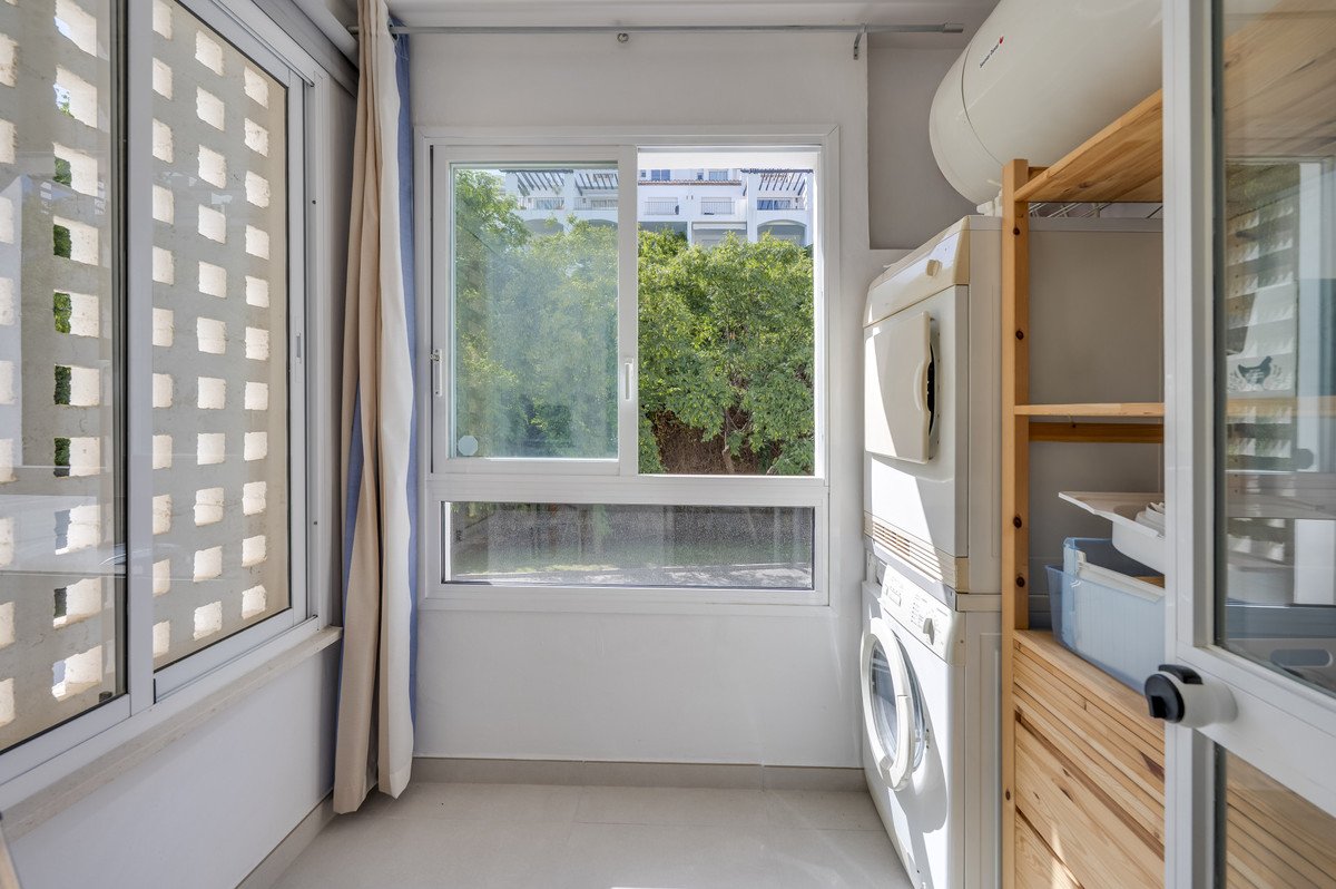 2 Bed Middle Floor Apartment in Benahavís