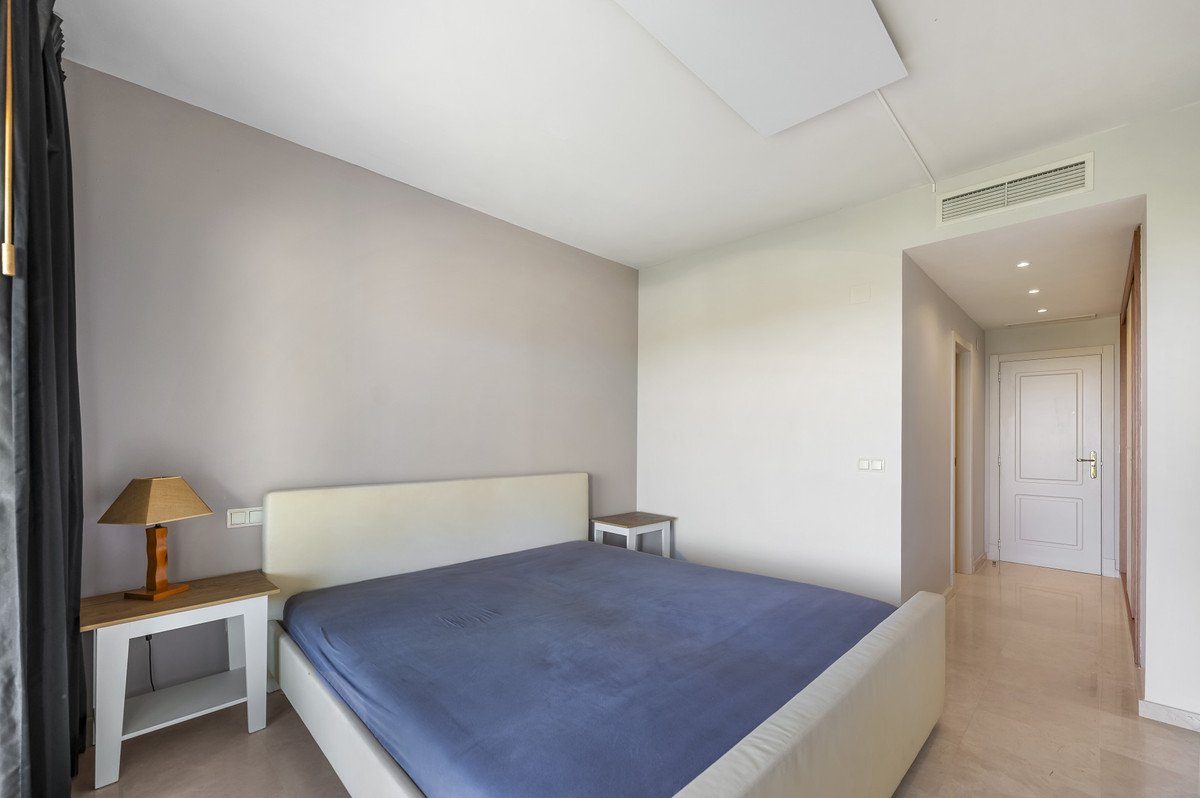 2 Bed Middle Floor Apartment in Benahavís