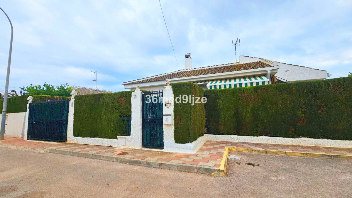 3 Bed Detached Villa in Los Alcazares