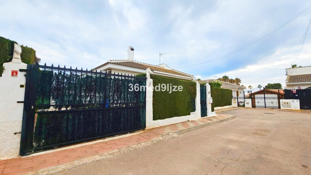3 Bed Detached Villa in Los Alcazares