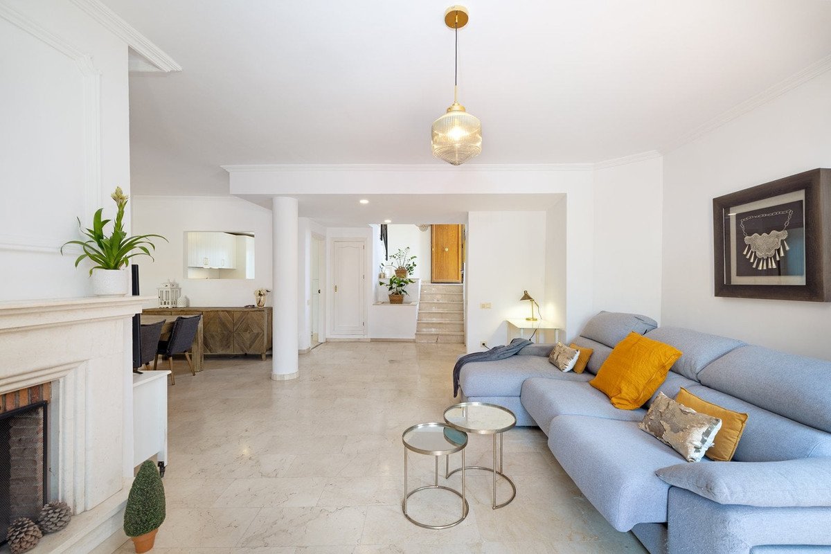 2 Bed Semi-Detached House in San Roque