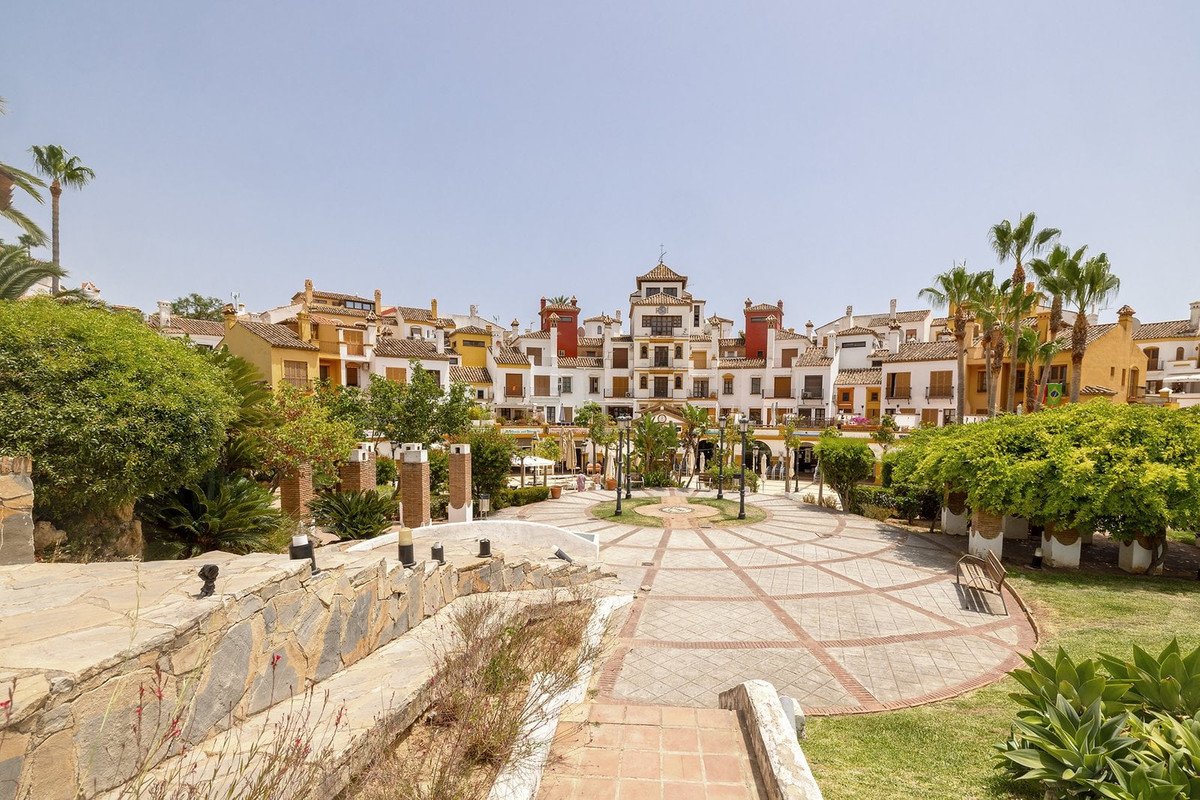 2 Bed Semi-Detached House in San Roque