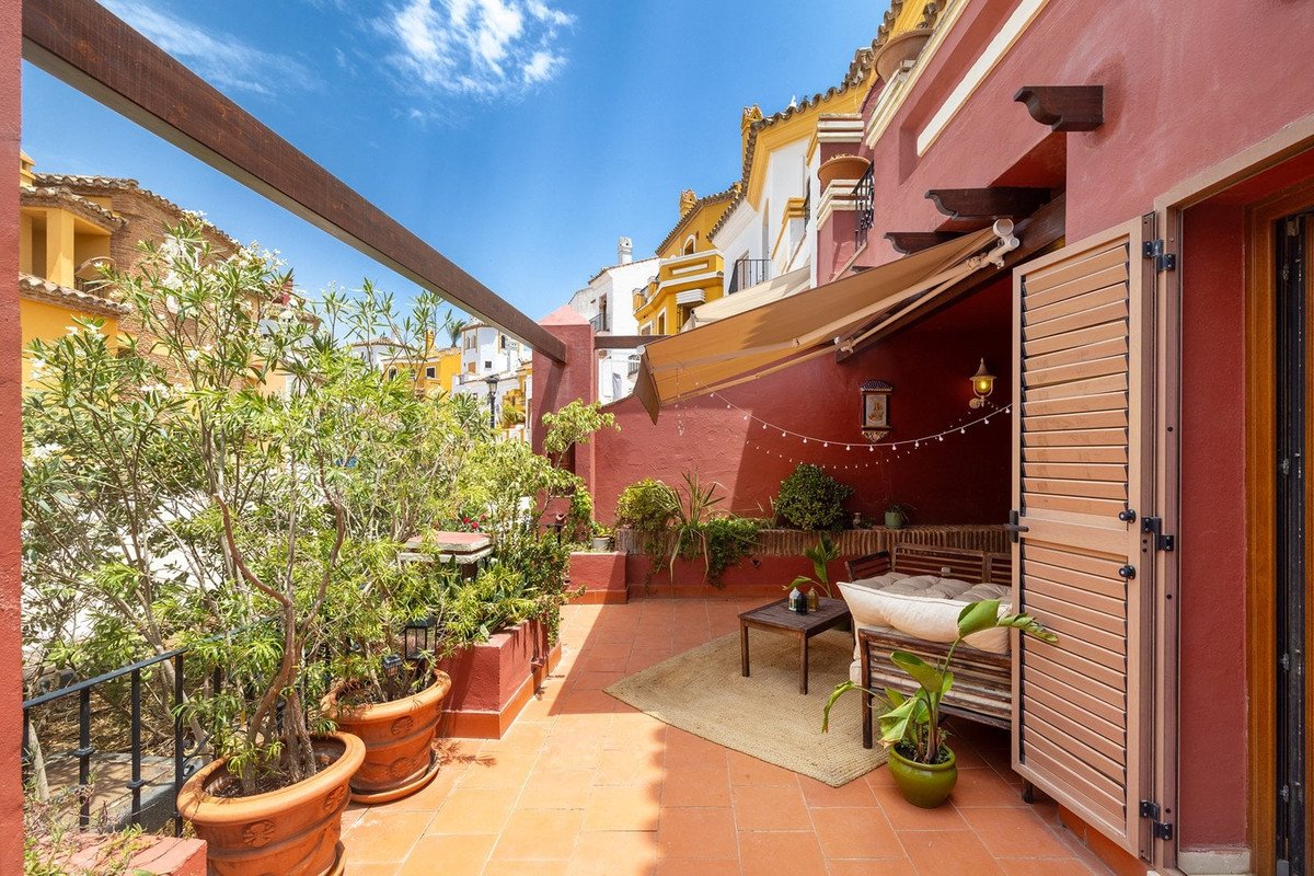 2 Bed Semi-Detached House in San Roque