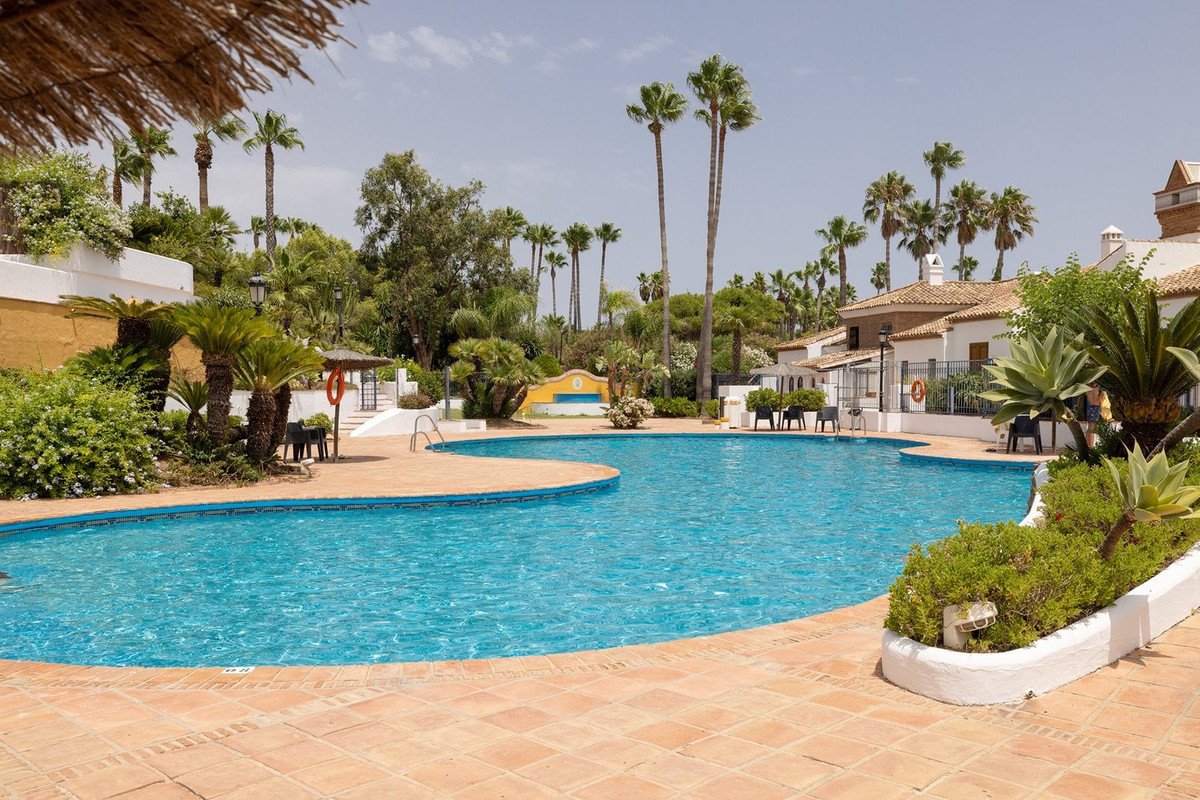 2 Bed Semi-Detached House in San Roque