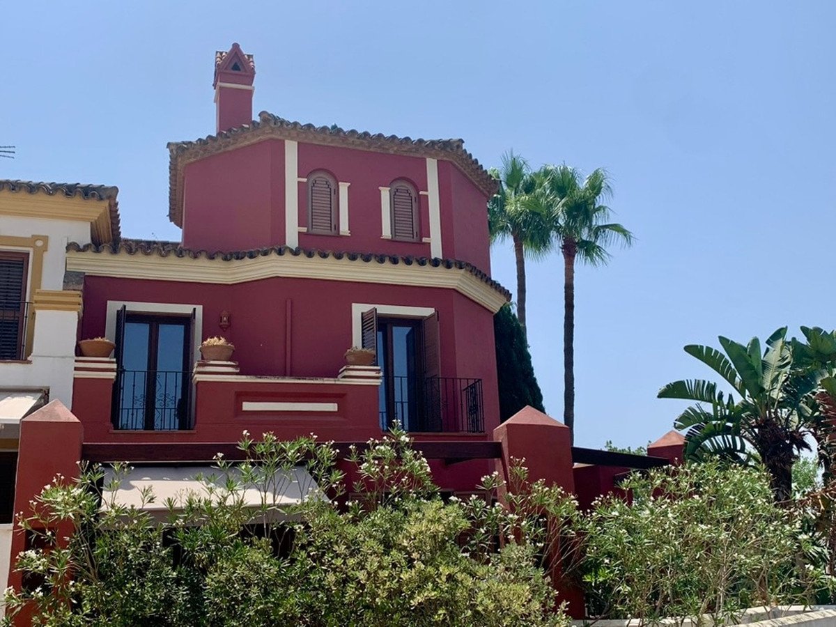 2 Bed Semi-Detached House in San Roque