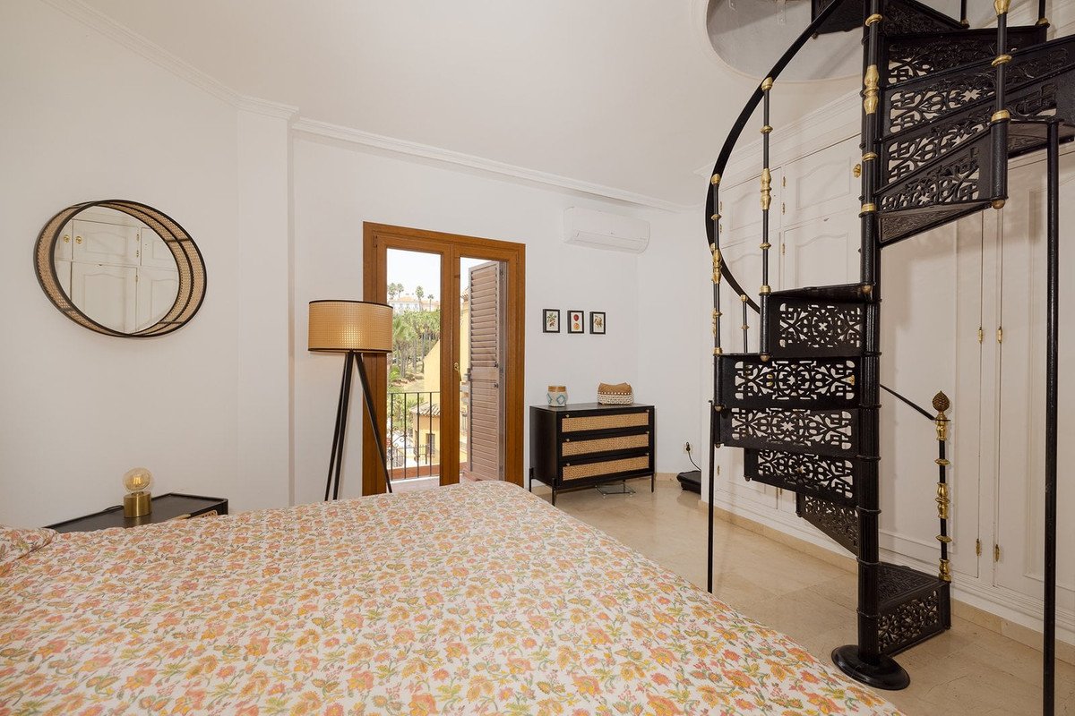 2 Bed Semi-Detached House in San Roque