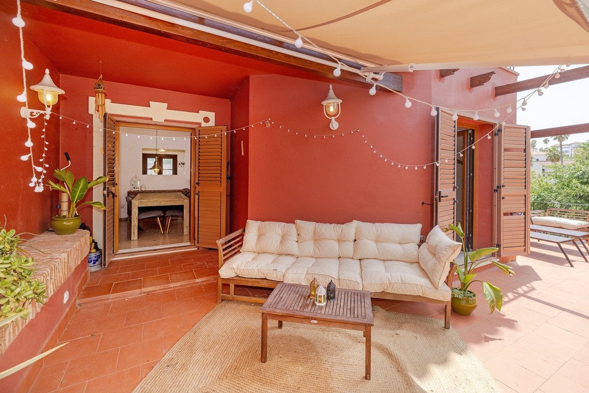 2 Bed Semi-Detached House in San Roque