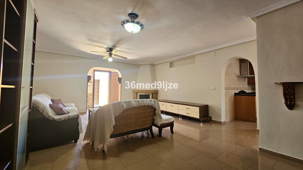 6 Bed Detached Villa in Los Alcazares