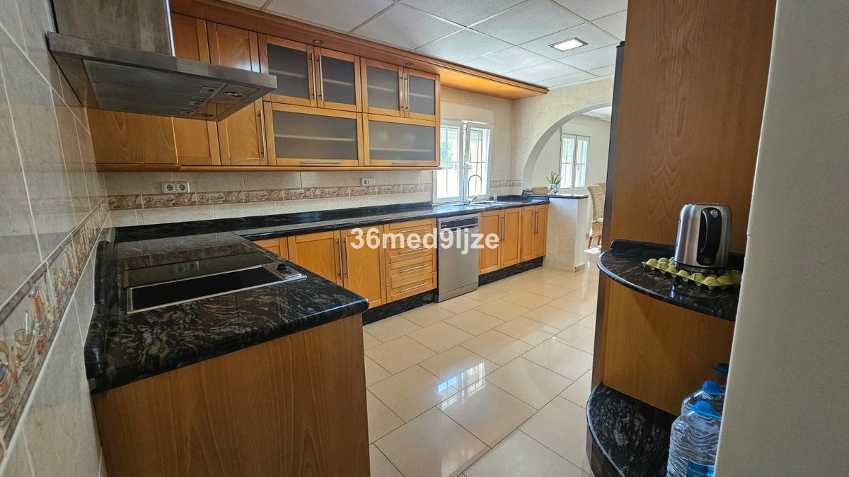 6 Bed Detached Villa in Los Alcazares