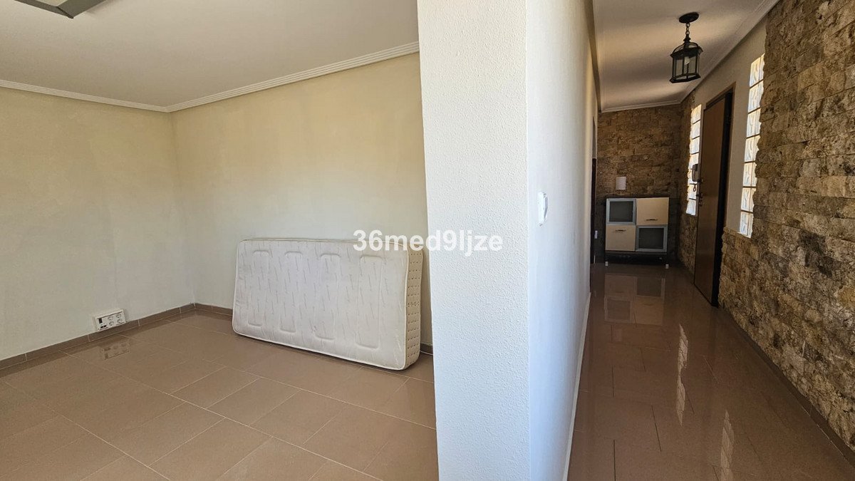 6 Bed Detached Villa in Los Alcazares