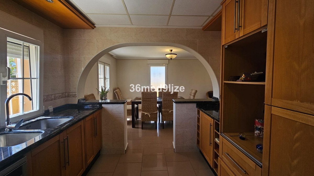 6 Bed Detached Villa in Los Alcazares