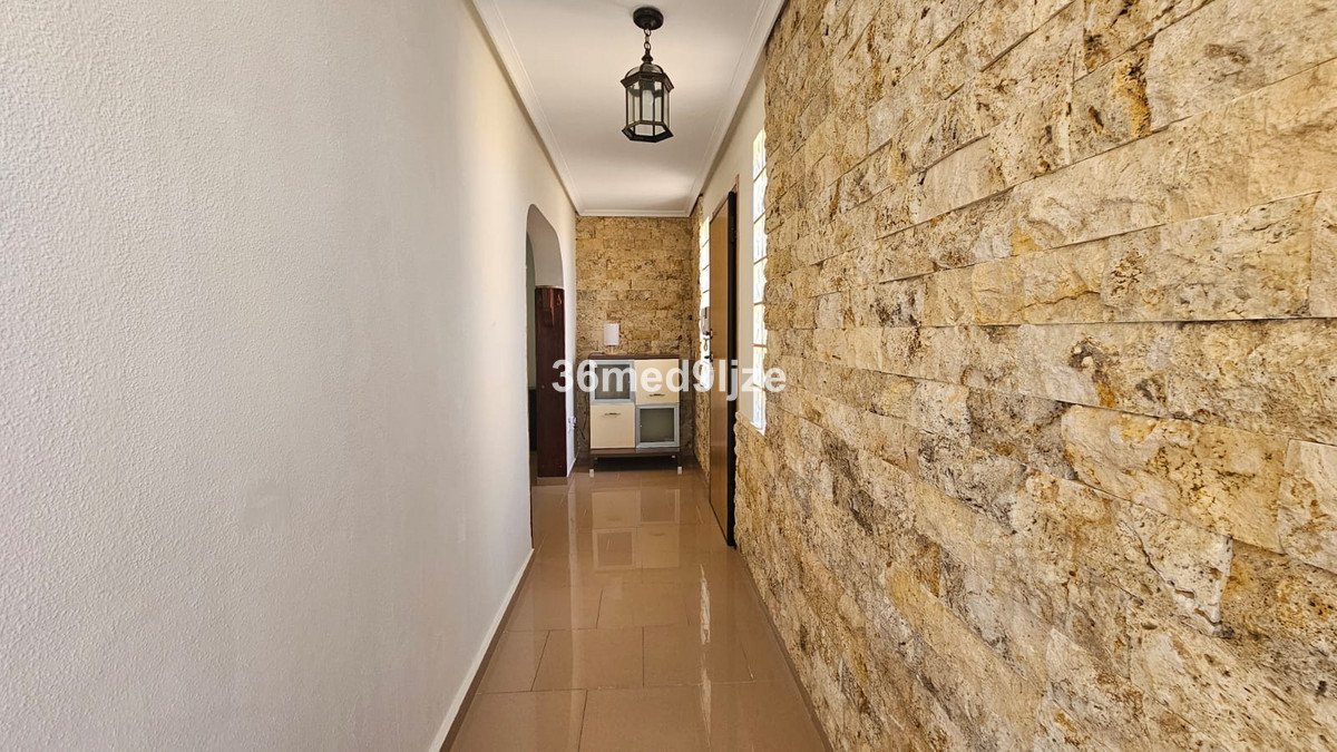 6 Bed Detached Villa in Los Alcazares