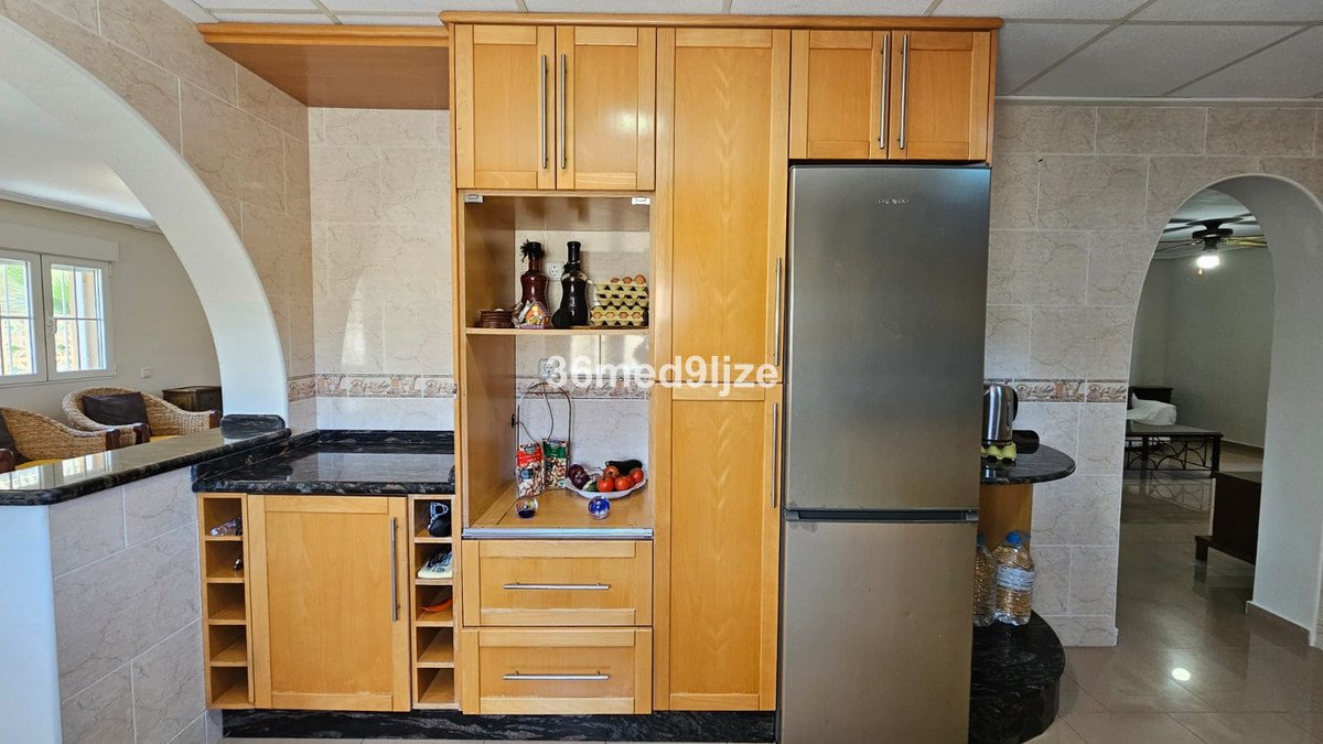 6 Bed Detached Villa in Los Alcazares