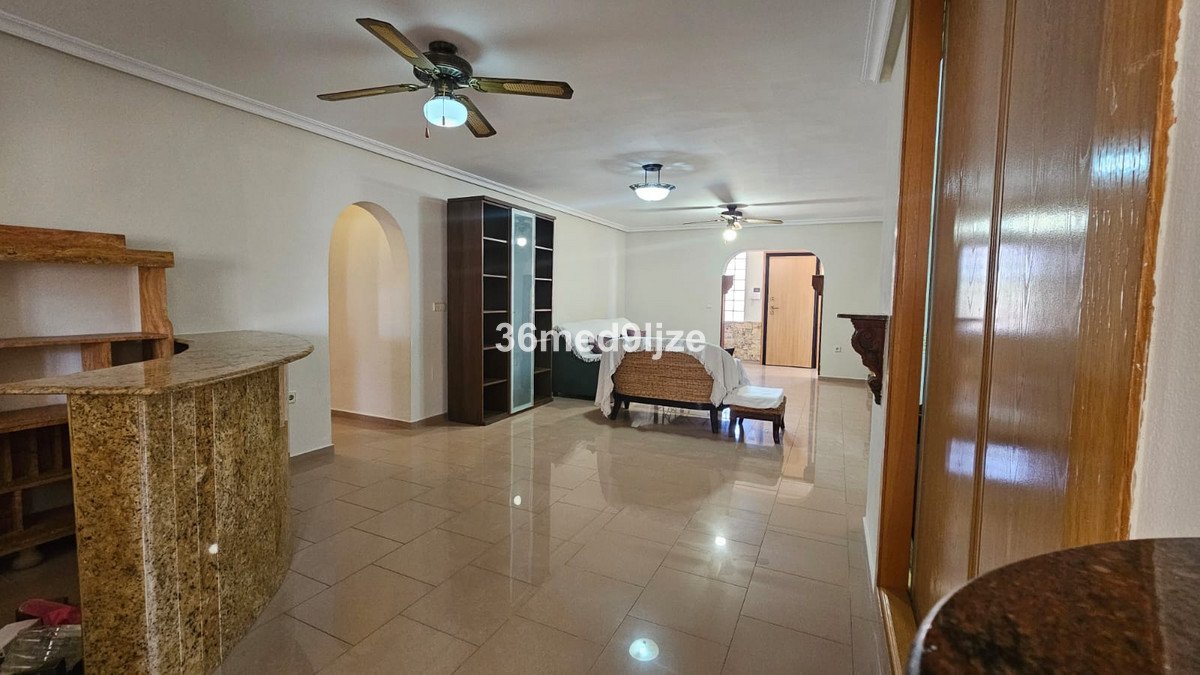 6 Bed Detached Villa in Los Alcazares
