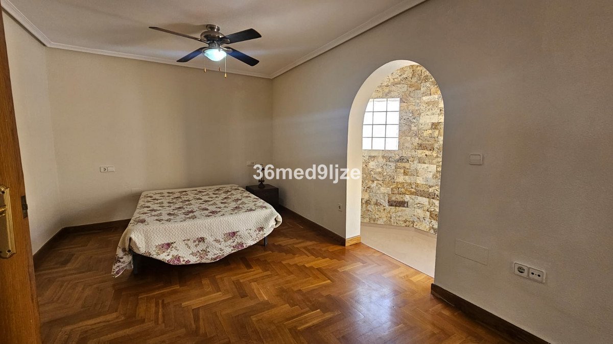 6 Bed Detached Villa in Los Alcazares