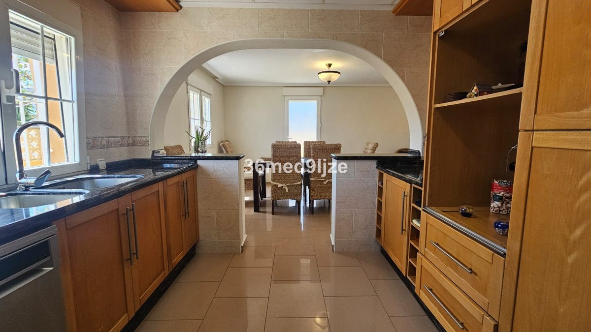 6 Bed Detached Villa in Los Alcazares
