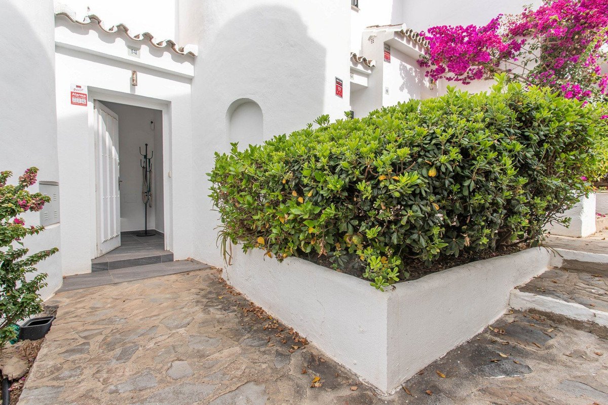 2 Bed Semi-Detached House in Riviera del Sol