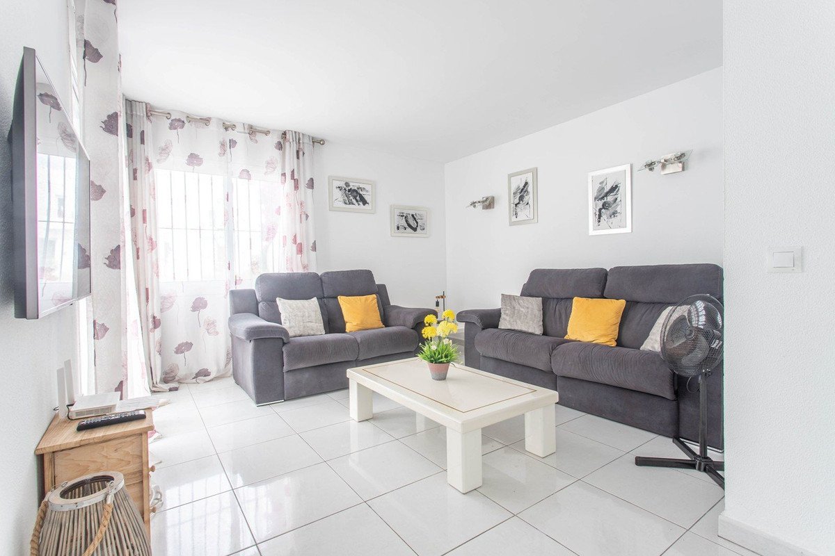 2 Bed Semi-Detached House in Riviera del Sol