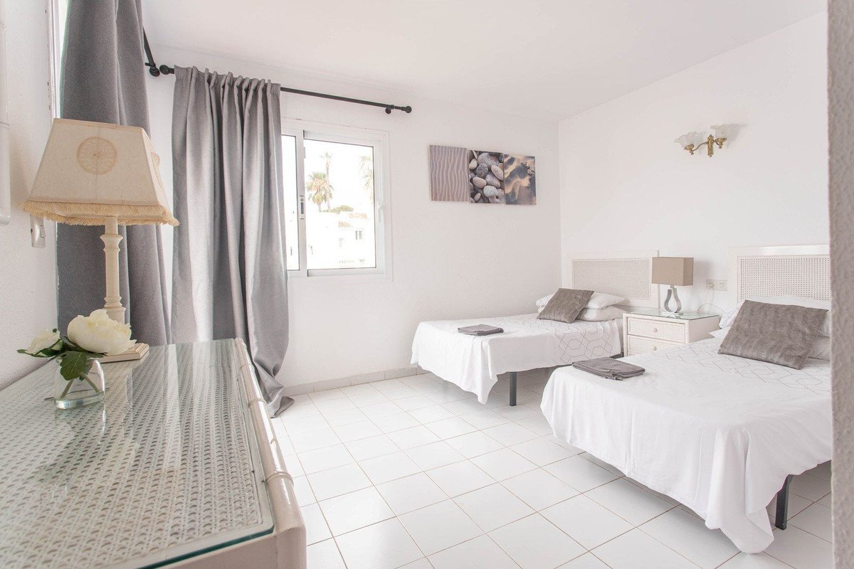 2 Bed Semi-Detached House in Riviera del Sol