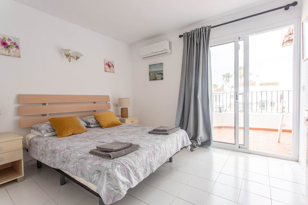 2 Bed Semi-Detached House in Riviera del Sol