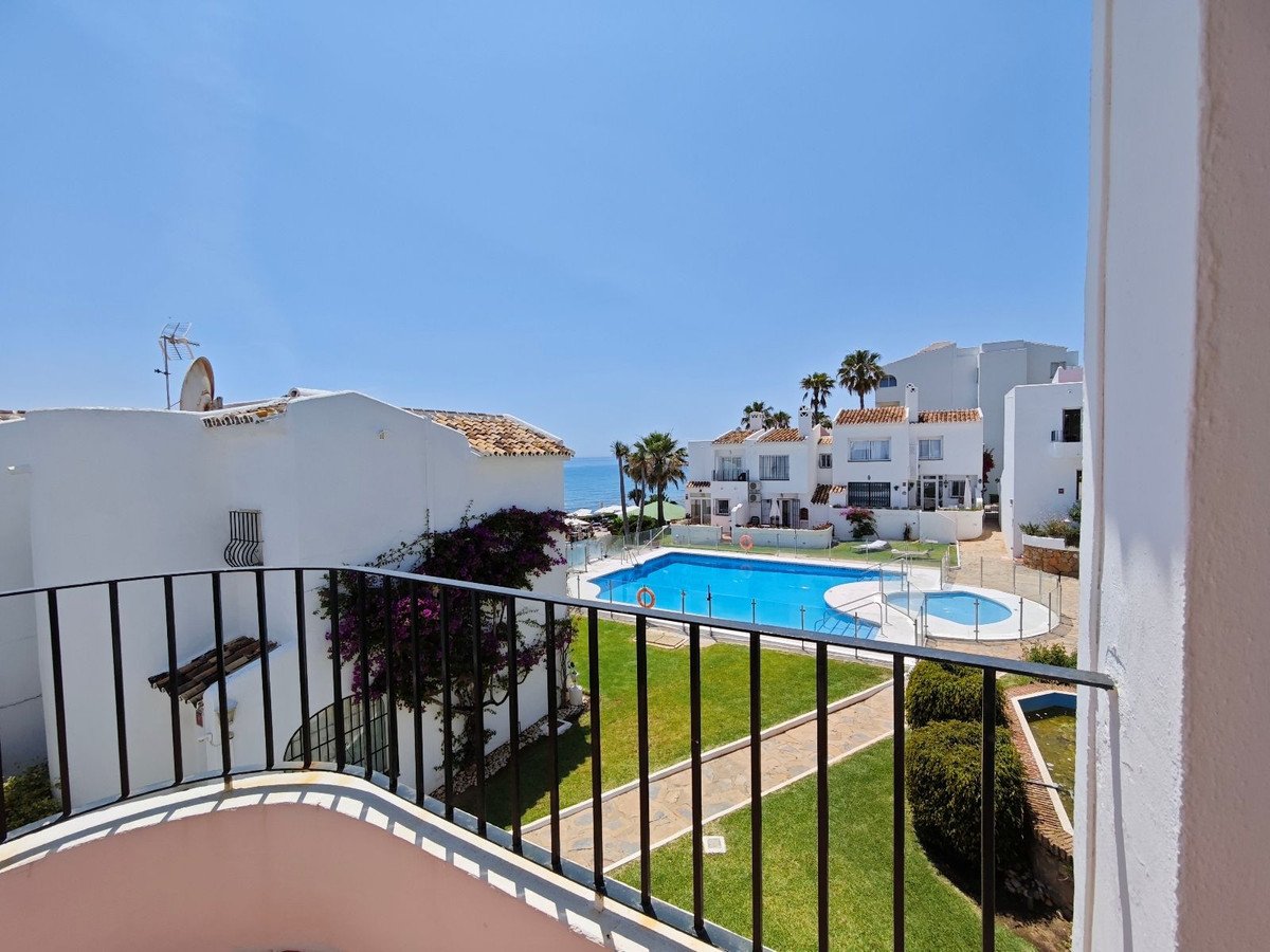 2 Bed Semi-Detached House in Riviera del Sol